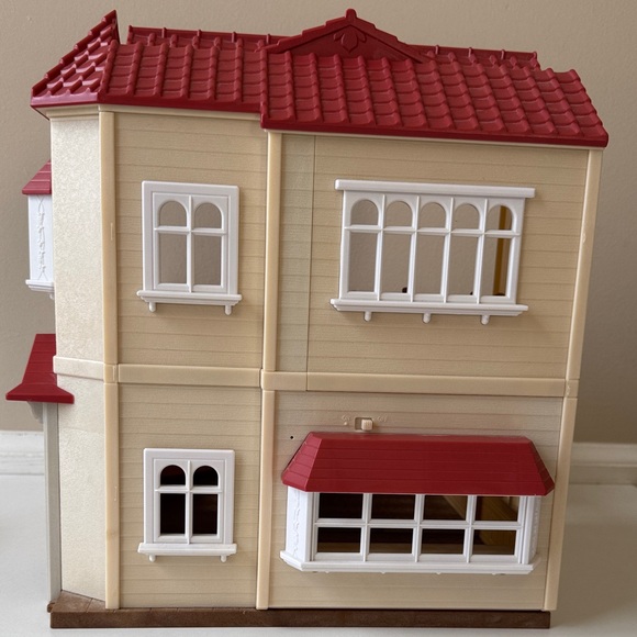 Calico Critters Charming Red Roof Dollhouse - Picture 6 of 16